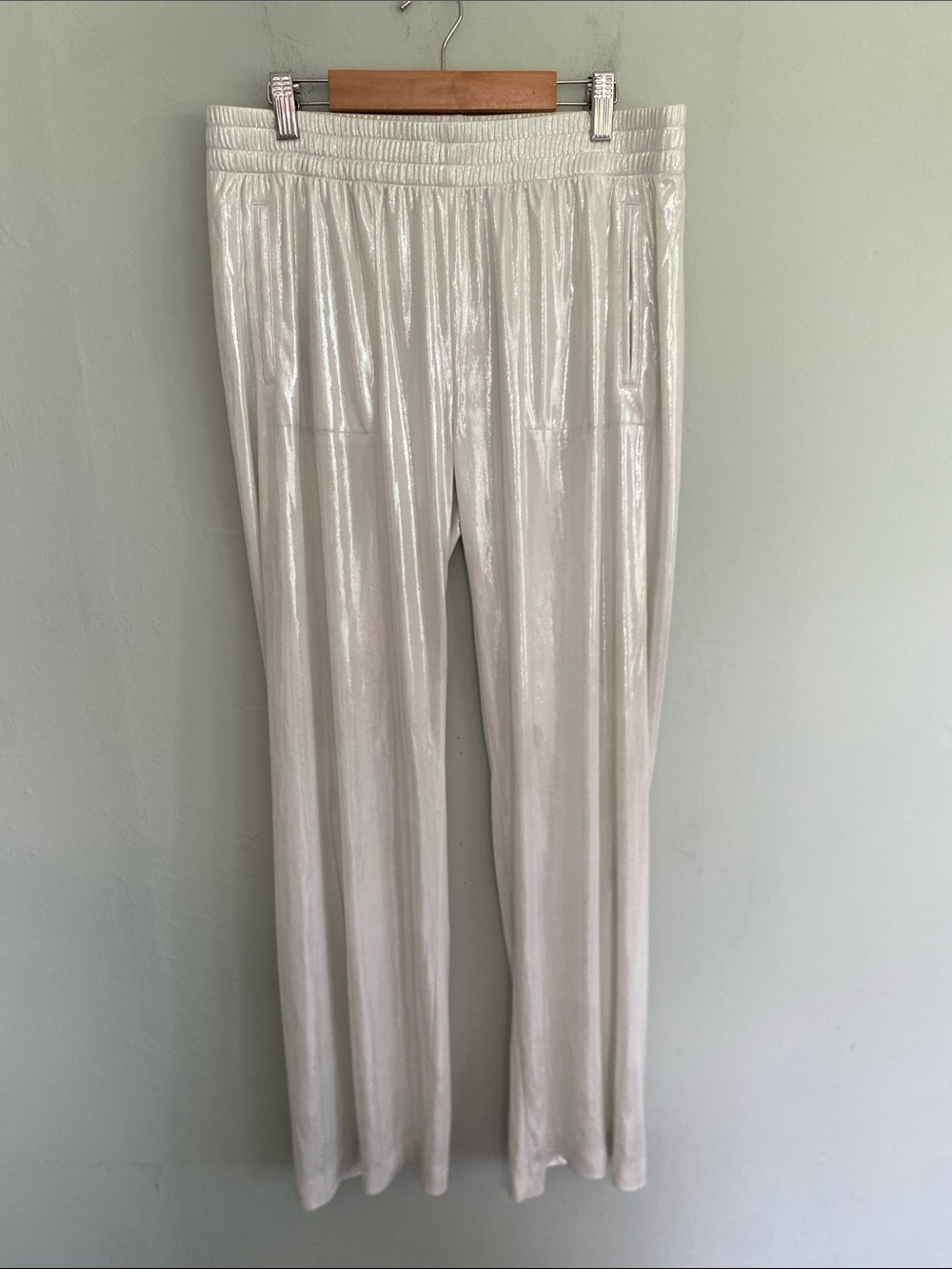 Norma Kamali Women’s Silver Shimmery Wide Leg Pants with pockets size 32 waist